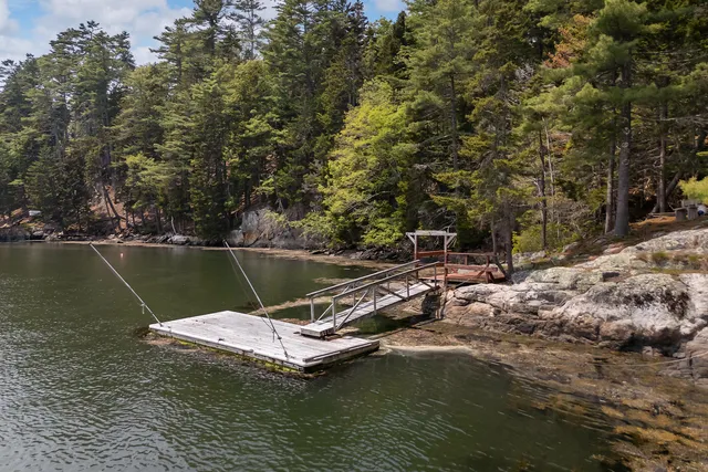 $1,699,000 | 33-30 Taylor Road, Westport Island, ME 04578