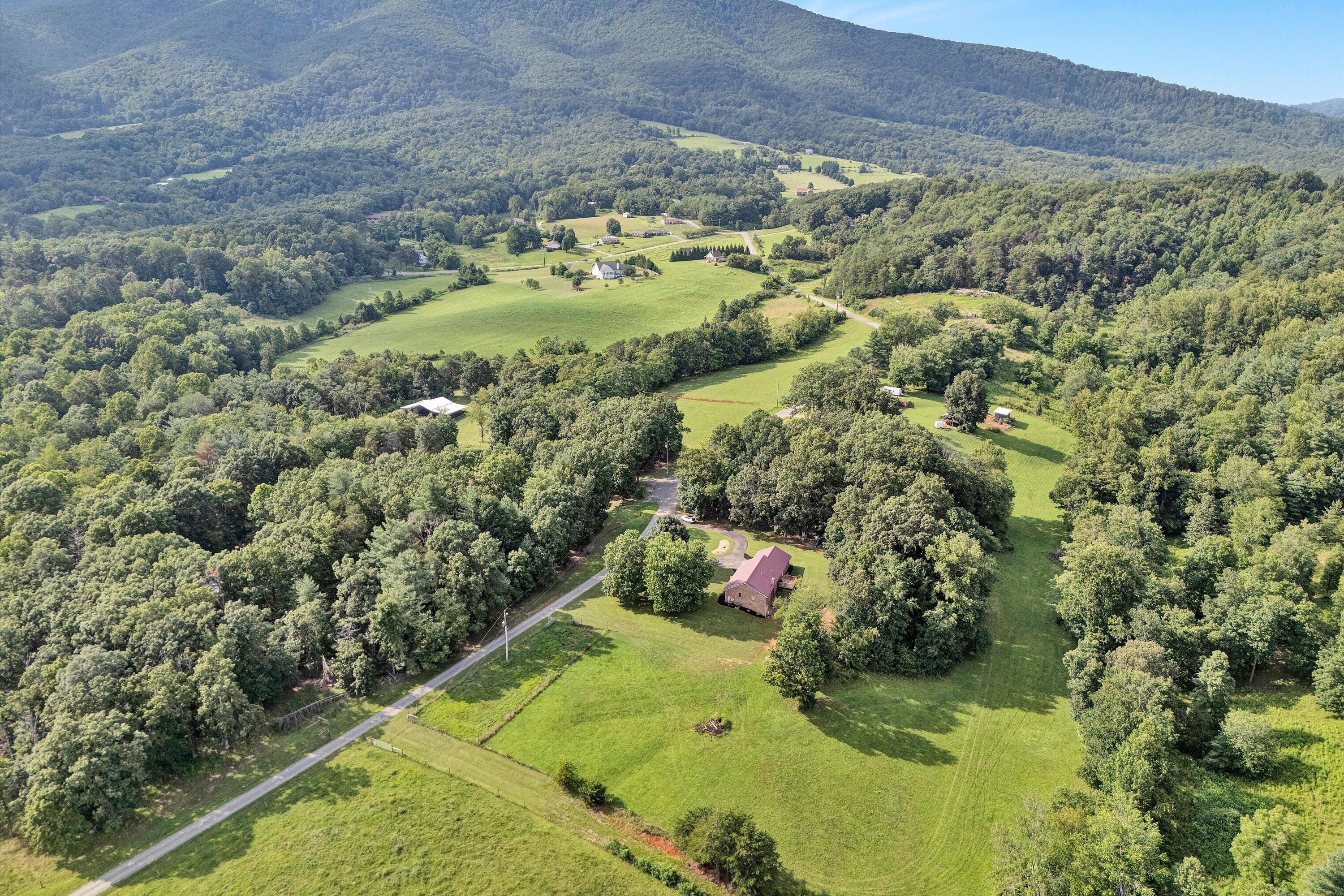 489 Monty Road Boones Mill, VA 24065 - Photo 4 of 55 Setting