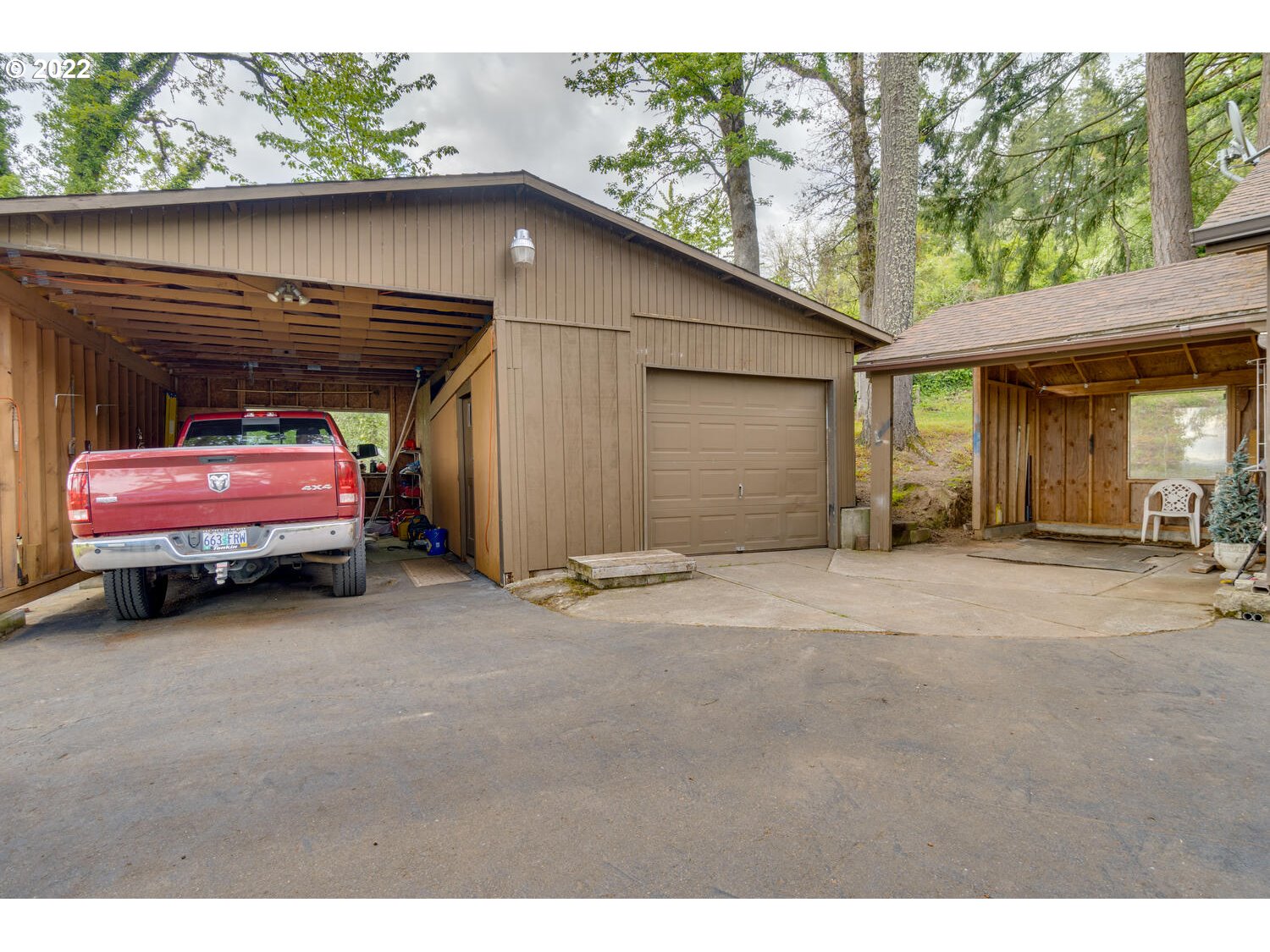 27474 Southwest Mountain Road West Linn, OR 97068 - Photo 8 of 31 Garage