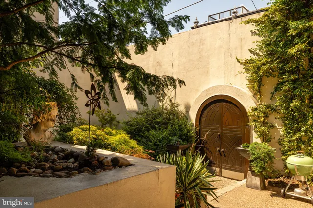 a car parked in front of a house