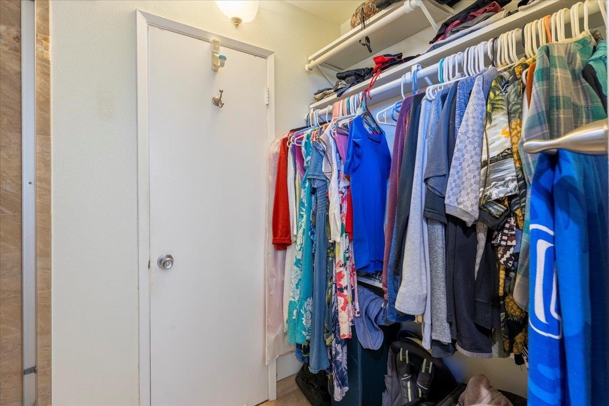 1002 South Kihei Road, Unit 212 Kihei, HI 96753 - Photo 45 of 50 a view of a walk in closet