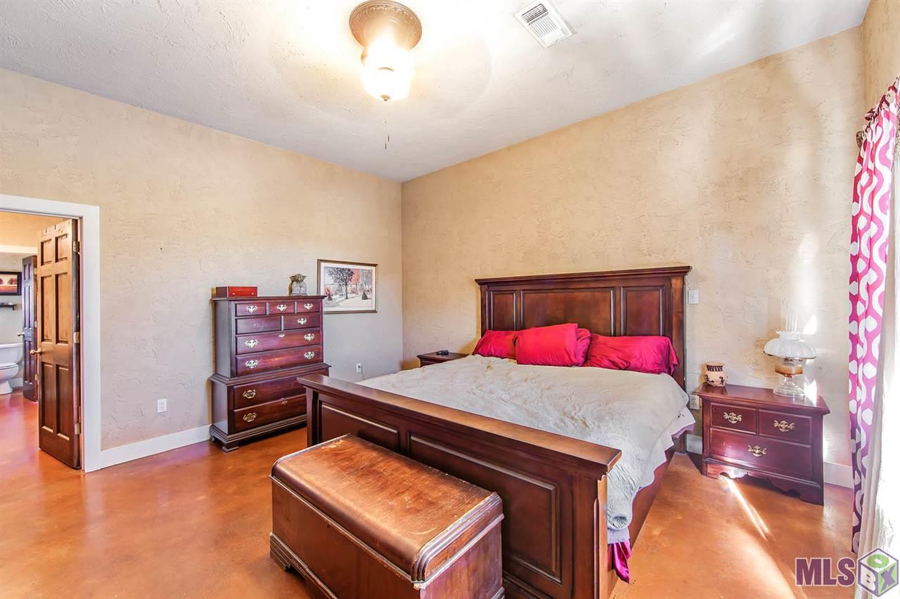 611 Highway 653 Raceland, LA 70394 - Photo 11 of 19 Primary bedroom