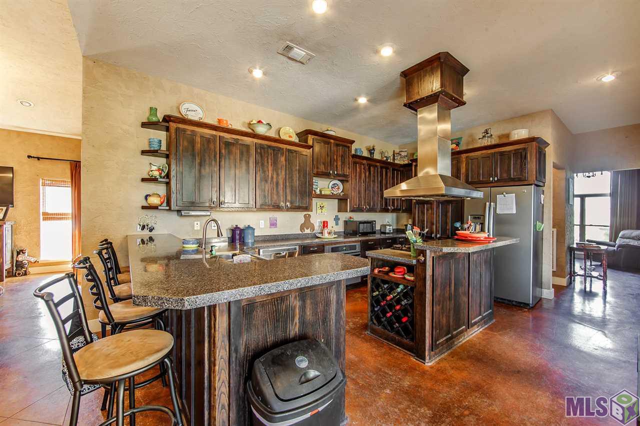 611 Highway 653 Raceland, LA 70394 - Photo 7 of 19 Kitchen