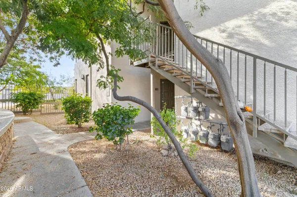 $1,585 | 6900 East Princess Drive, Unit 1120, Phoenix, AZ 85054