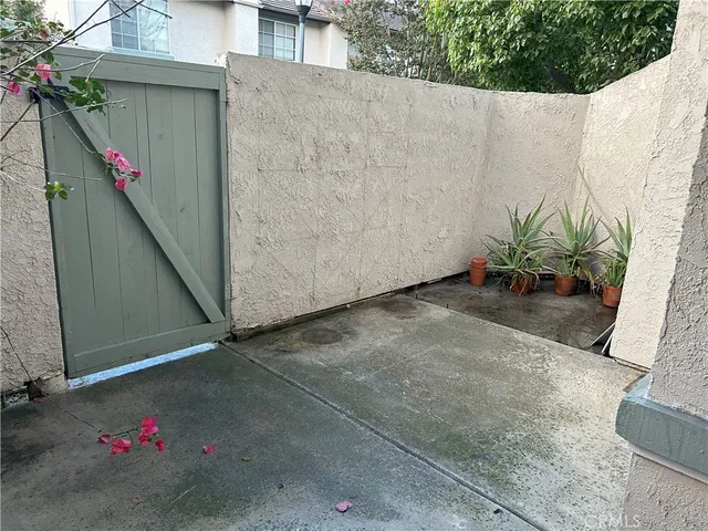 $3,200 | 22 Columbia, Irvine, CA 92612