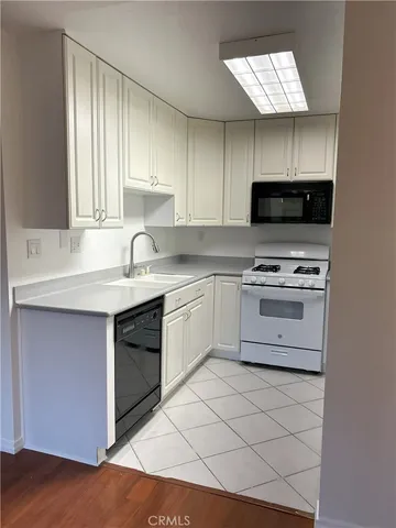 $3,200 | 22 Columbia, Irvine, CA 92612