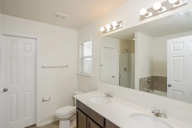 $1,880 | 1606 Desert Candle, San Antonio, TX 78245