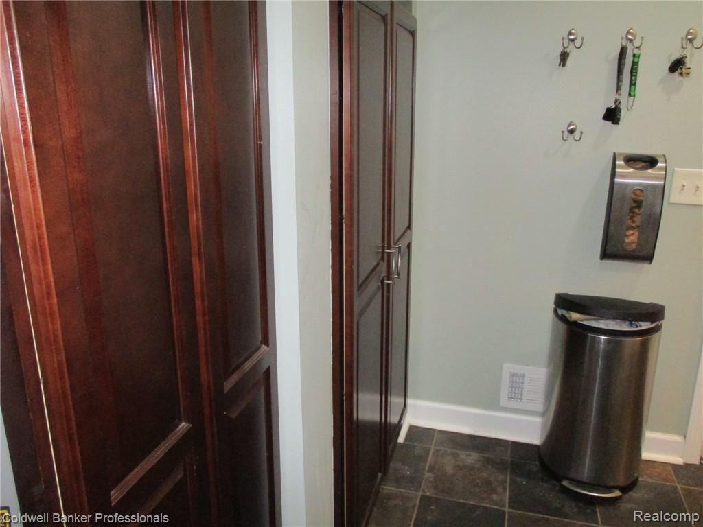 5154 South Byron Road Durand, MI 48429 - Photo 14 of 56 14 BACK ENTRY - PANTRYS.JPG