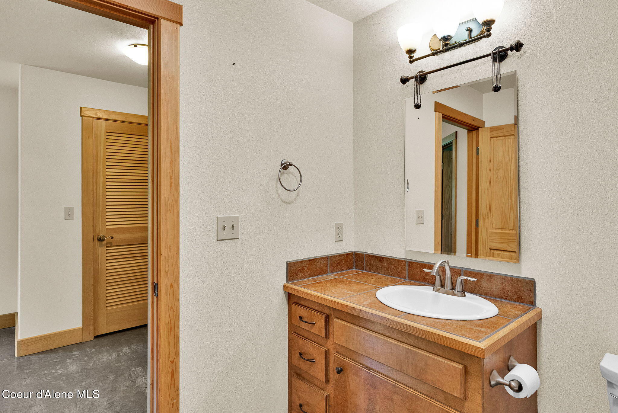 551 Star Road Moyie Springs, ID 83845 - Photo 20 of 85 18-web-or-mls-SkyLight - Star (JG)-34