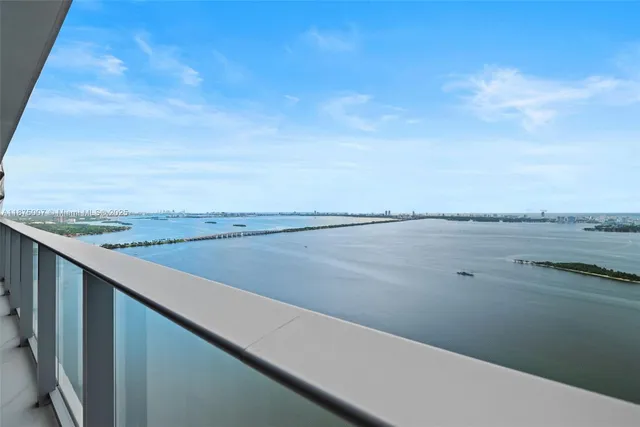 $6,900 | 700 Northeast 24th Street, Unit 4504, Miami, FL 33137