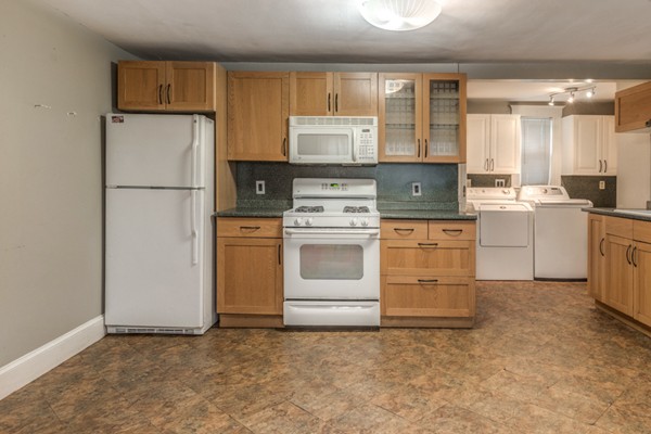 4 Newman Place Somerville, MA 02145 - Photo 11 of 30