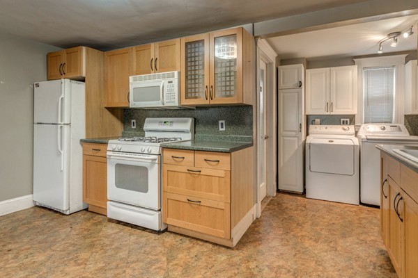 4 Newman Place Somerville, MA 02145 - Photo 15 of 30