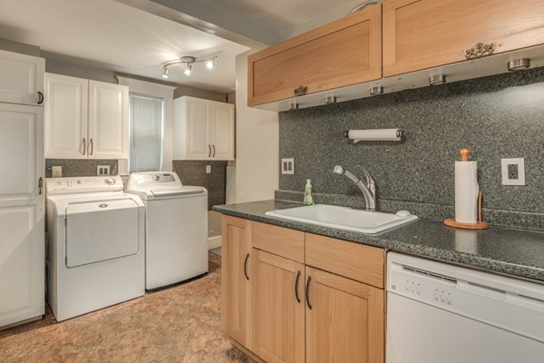 4 Newman Place Somerville, MA 02145 - Photo 19 of 30