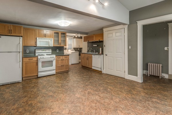 4 Newman Place Somerville, MA 02145 - Photo 10 of 30
