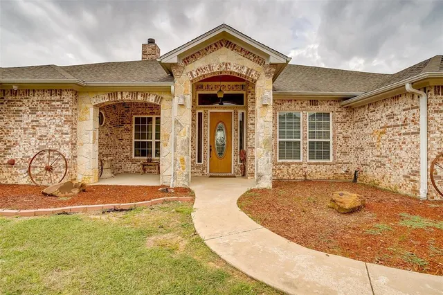$419,999 | 107 Chappel Hill Court, Weatherford, TX 76088