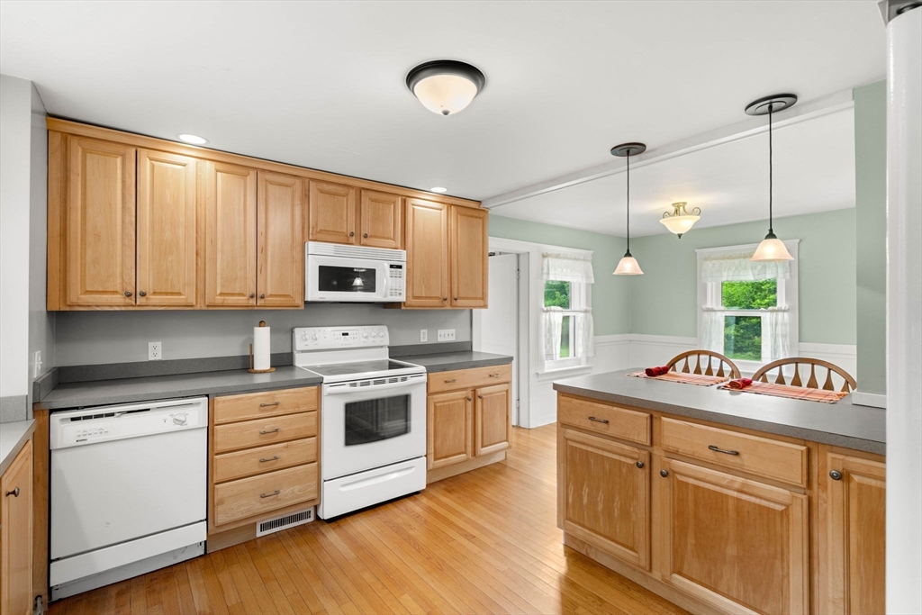 116 Killam Hill Road Boxford, MA 01921 - Photo 5 of 37