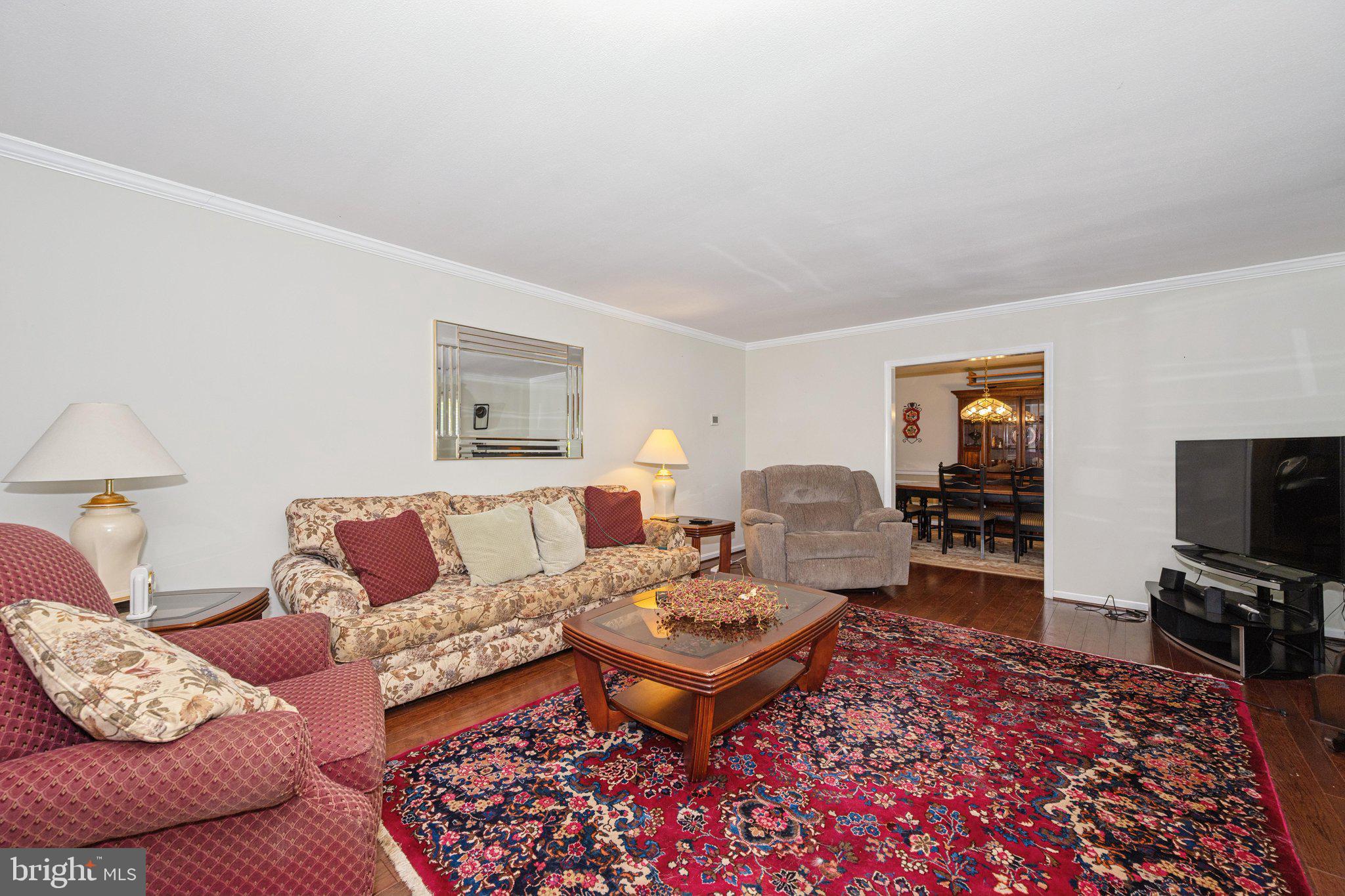 8953 Gue Road Damascus, MD 20872 - Photo 14 of 54 Living Room