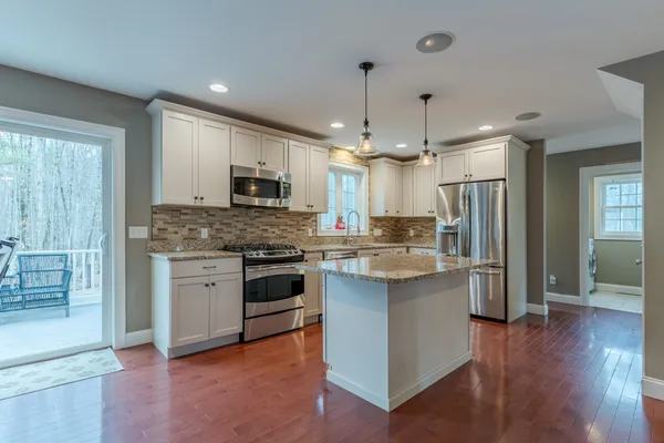 $815,000 | 18 Piscataqua Road, Dover, NH 03820