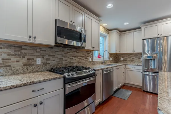 $815,000 | 18 Piscataqua Road, Dover, NH 03820