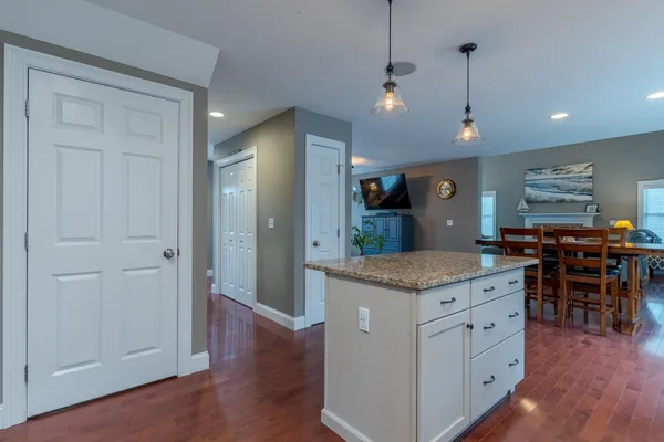 $815,000 | 18 Piscataqua Road, Dover, NH 03820