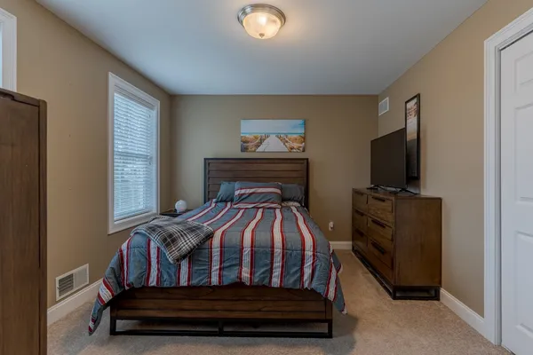 $815,000 | 18 Piscataqua Road, Dover, NH 03820