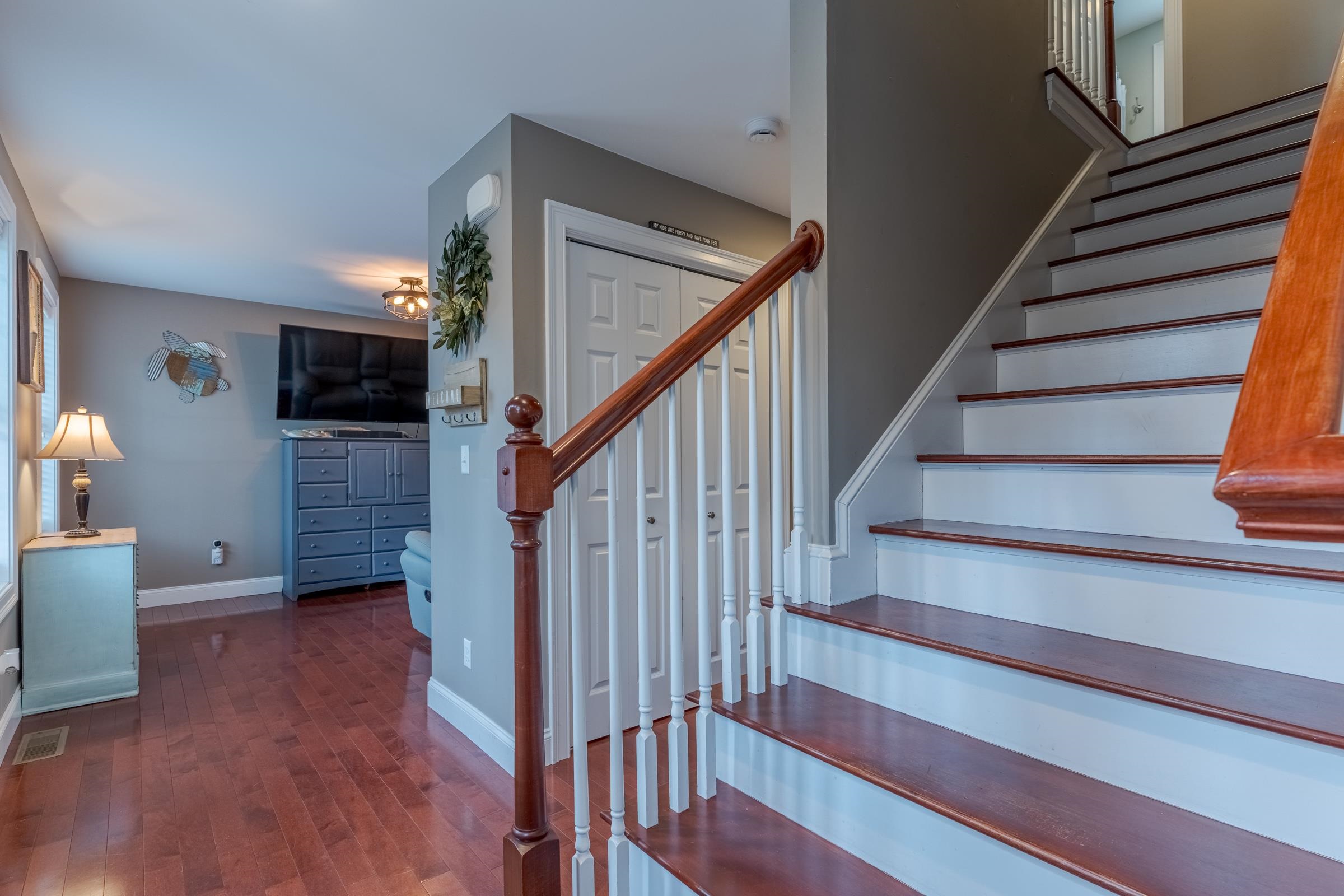 18 Piscataqua Road Dover, NH 03820 - Photo 4 of 39