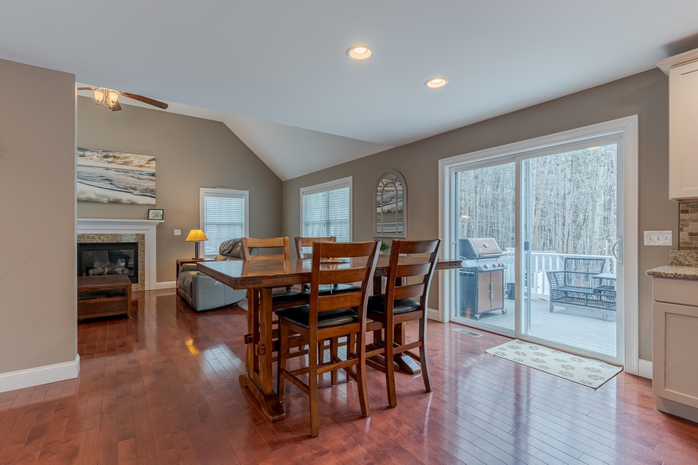 18 Piscataqua Road Dover, NH 03820 - Photo 8 of 39