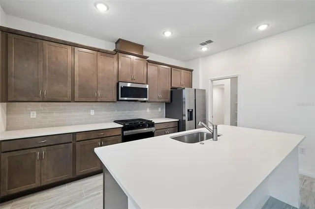 $445,990 | 27513 Stellar Sea Way, Howey-in-the-Hills, FL 34737