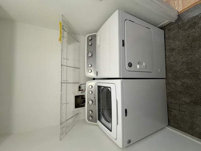 $2,200 | 120 Vermont Avenue, Aurora, IL 60505