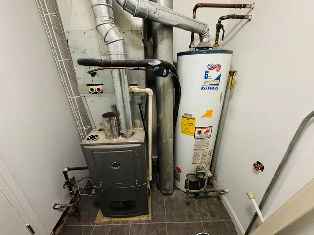 $2,200 | 120 Vermont Avenue, Aurora, IL 60505