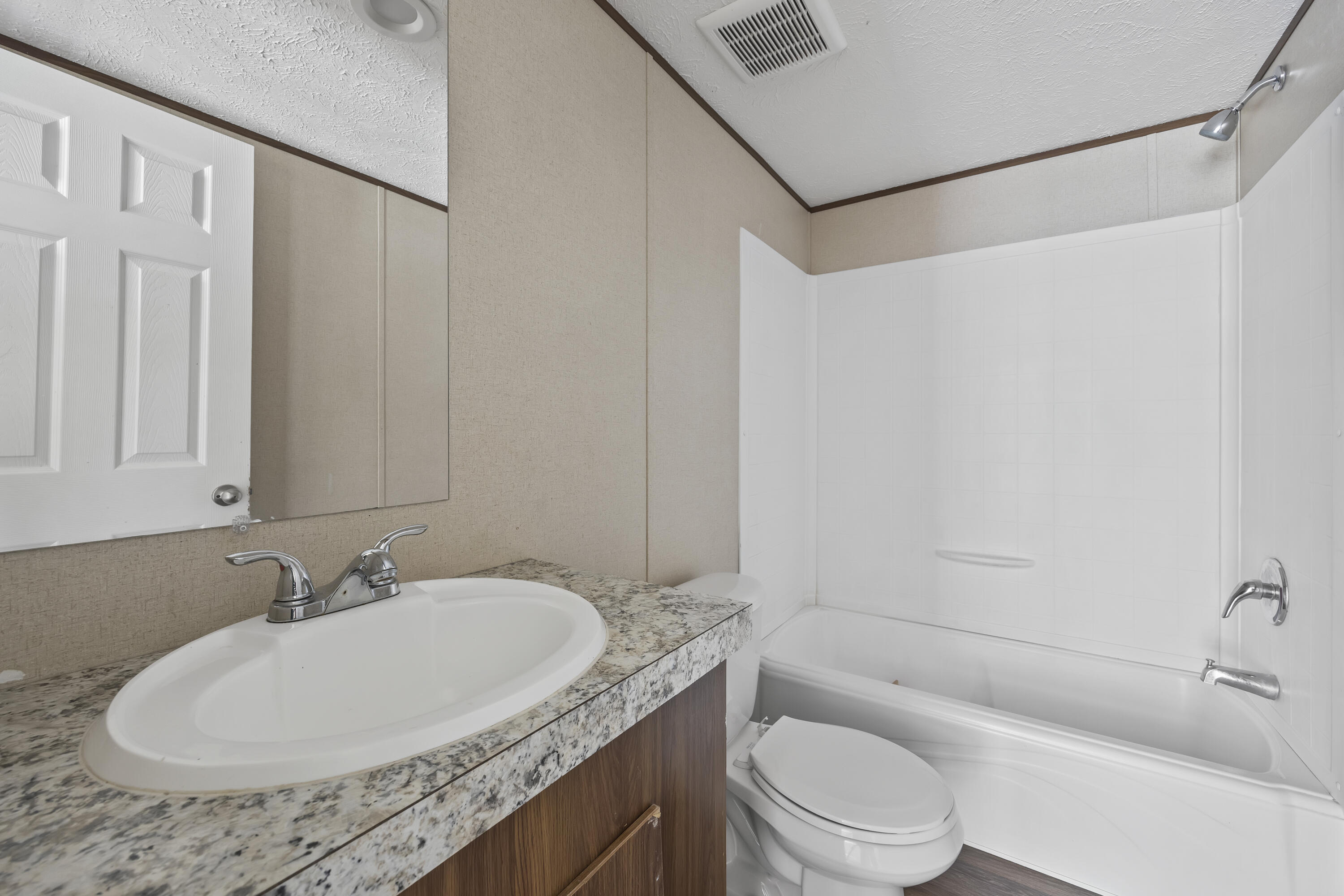 1820 Main Street Bonneau, SC 29431 - Photo 8 of 10 Melissa Gilliard - Bonneau10