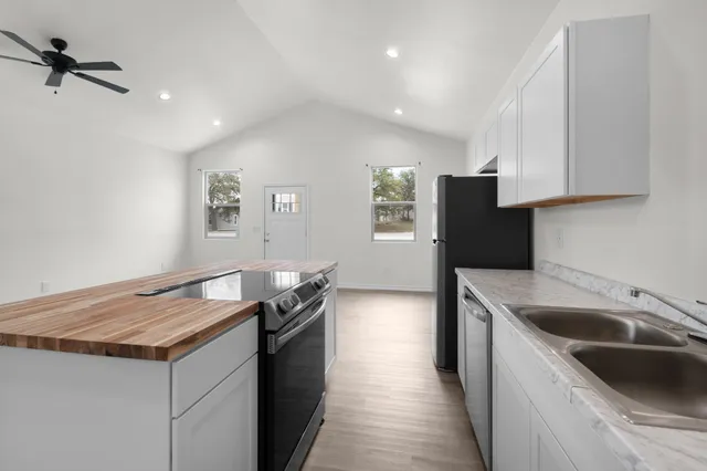 $3,995,000 | 830 Waco Street, Unit 110, Kingsland, TX 78639