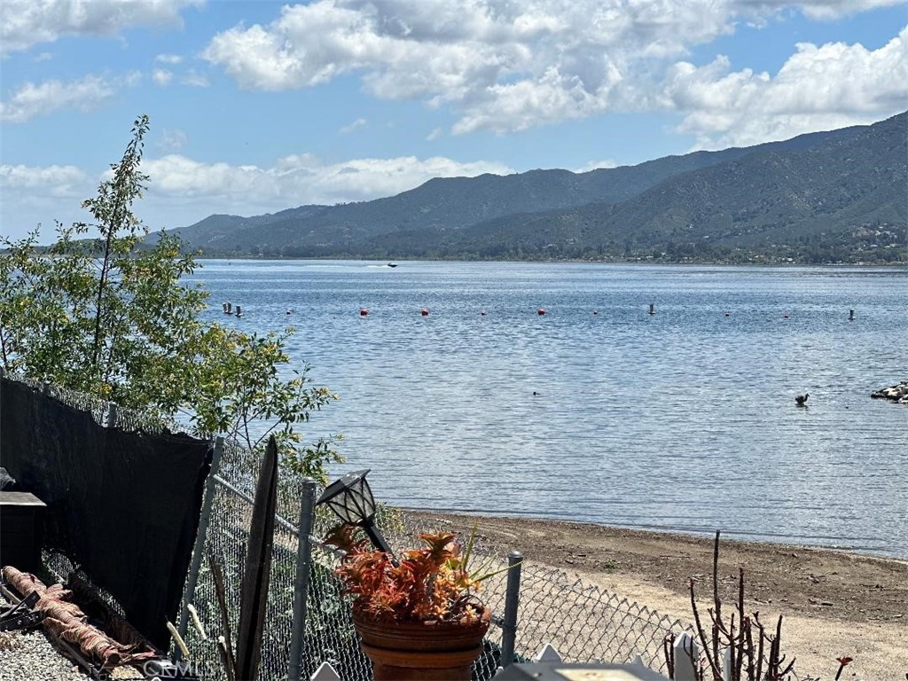 32000 Riverside Drive, Unit I1 Lake Elsinore, CA 92530 - Photo 13 of 23