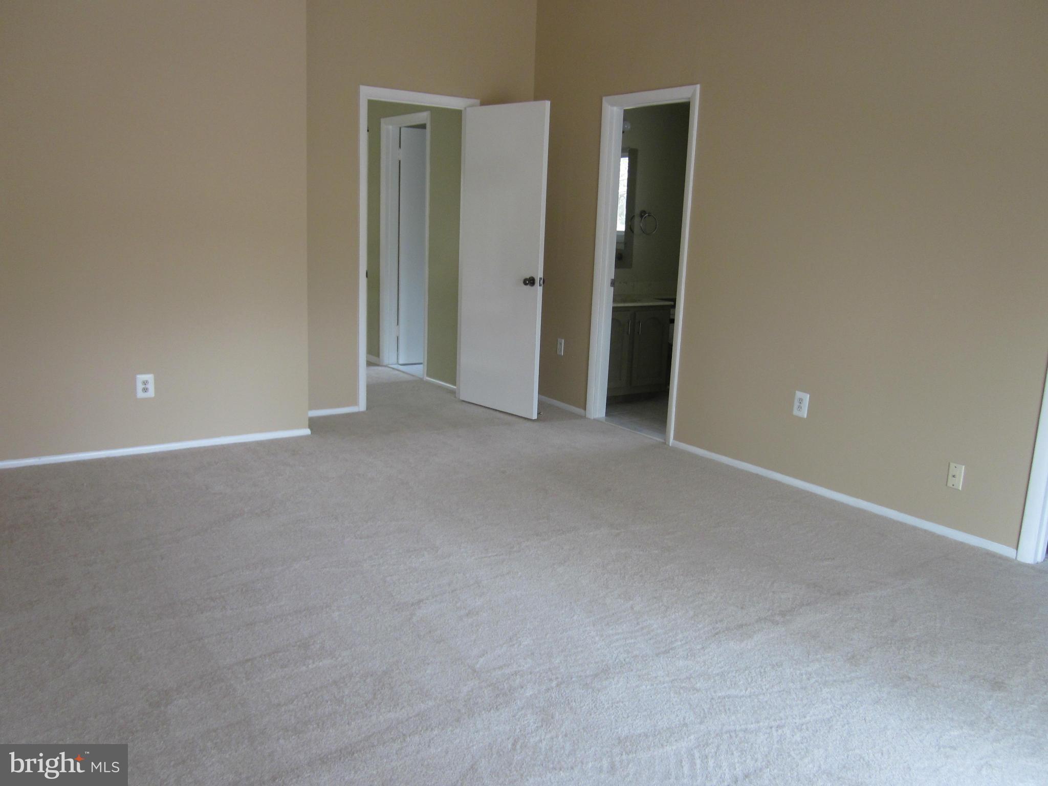 9105 Tulip Grove Road Gaithersburg, MD 20879 - Photo 13 of 20 Bedroom (Master)