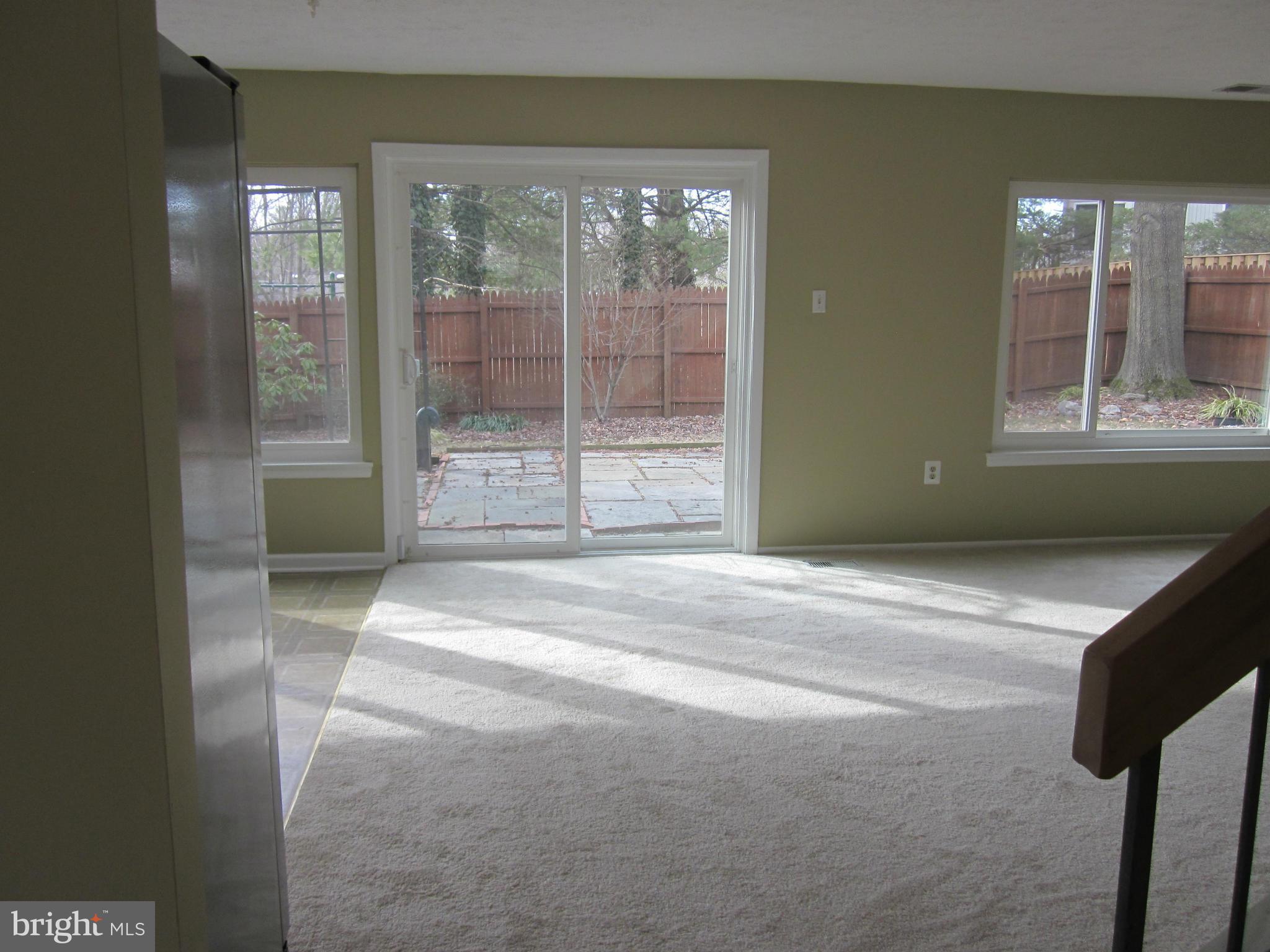 9105 Tulip Grove Road Gaithersburg, MD 20879 - Photo 7 of 20 Family Room