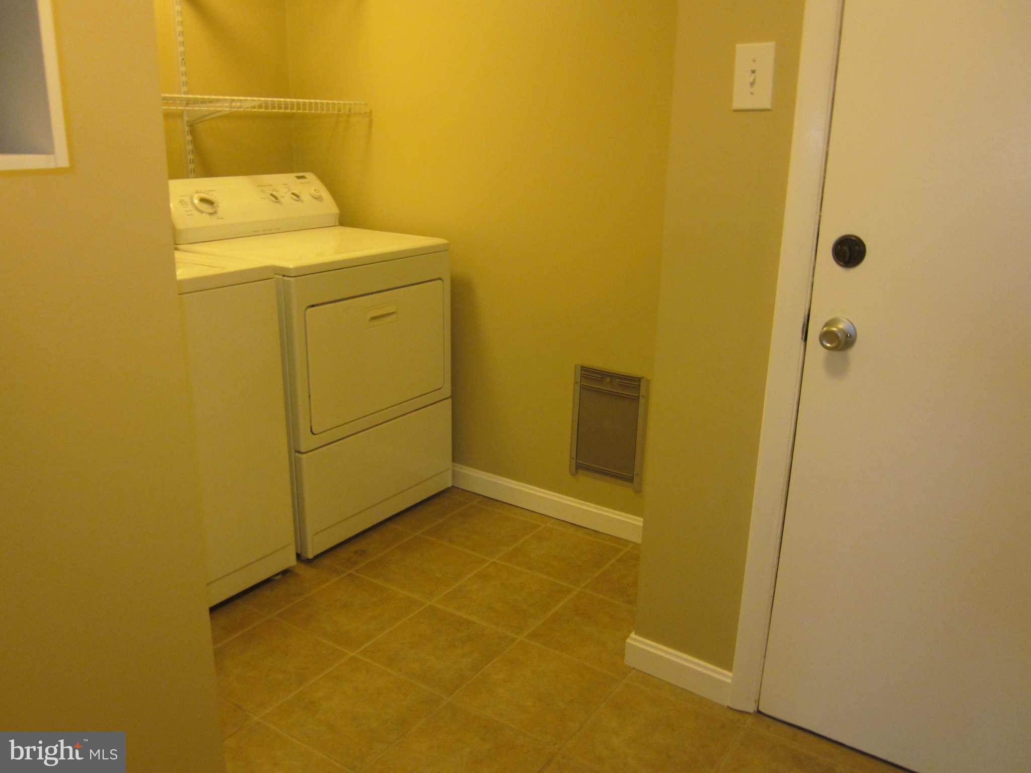 9105 Tulip Grove Road Gaithersburg, MD 20879 - Photo 8 of 20 Interior (General)