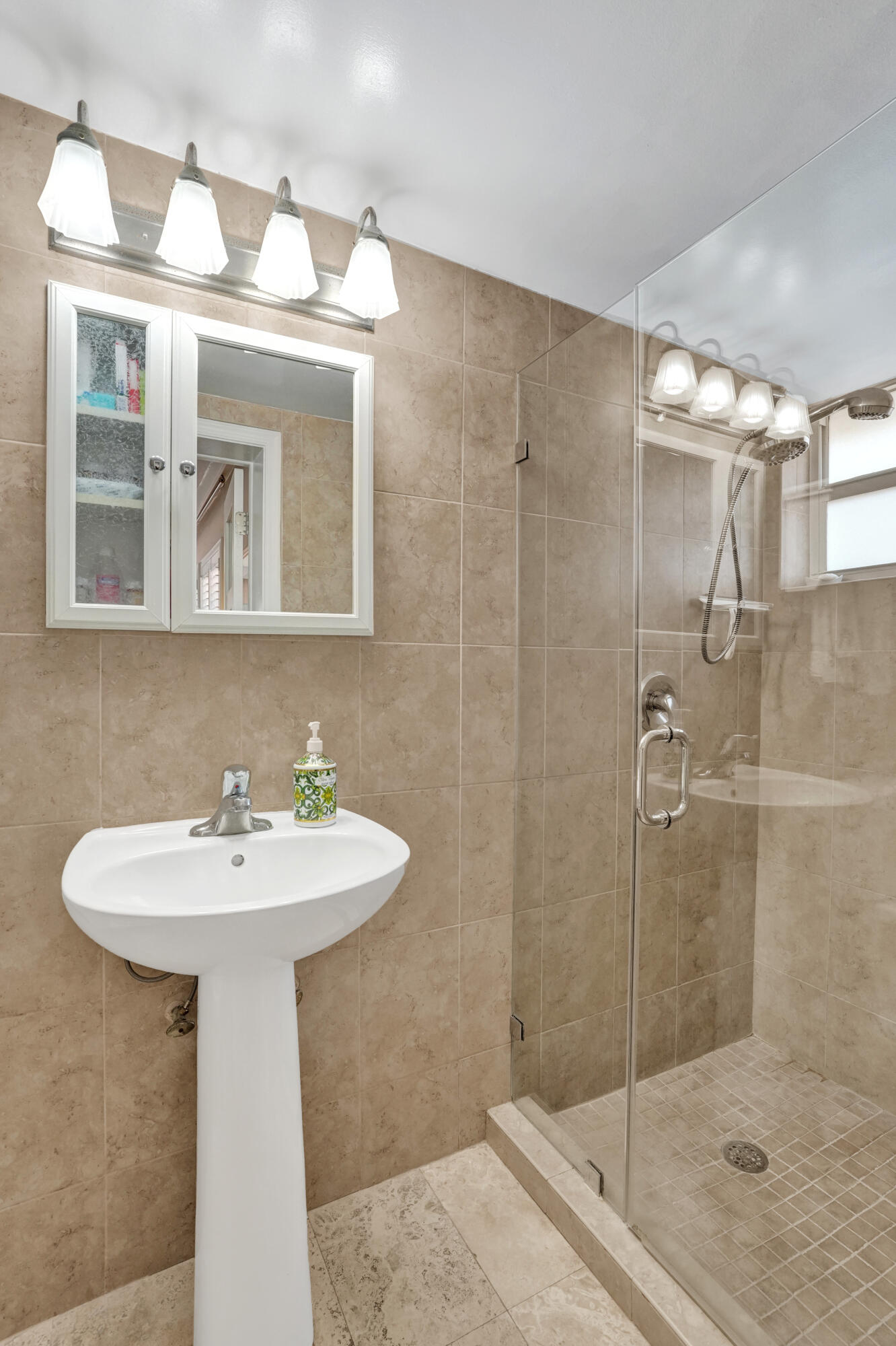 1900 North Riverside Drive Pompano Beach, FL 33062 - Photo 26 of 64 DSC01077