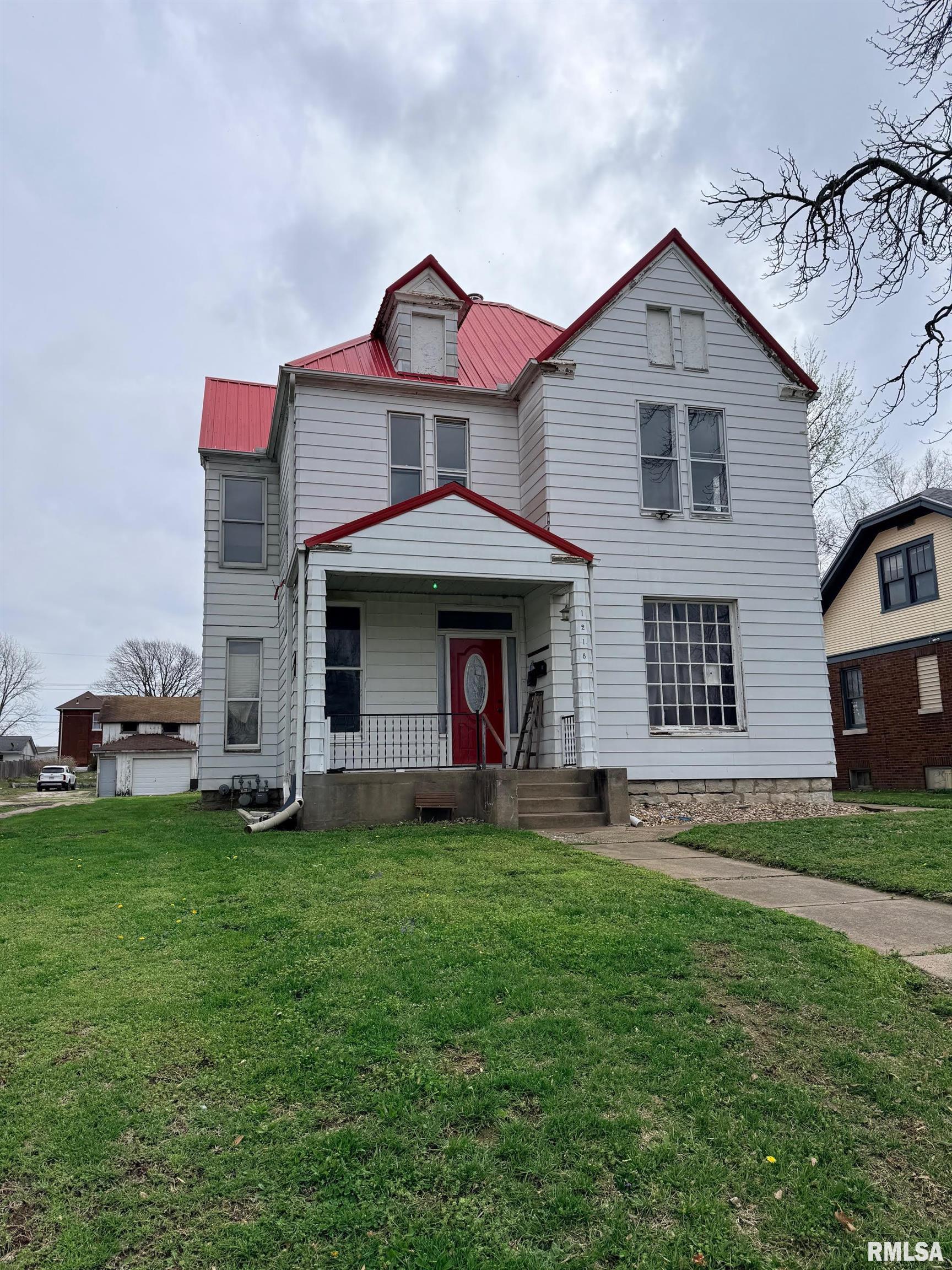 1218 North 8th Street, Unit 2 Quincy, IL 62301 - Photo 1 of 19