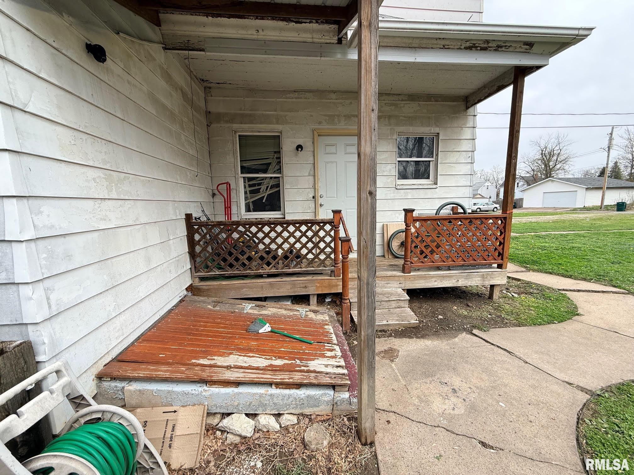 1218 North 8th Street, Unit 2 Quincy, IL 62301 - Photo 17 of 19