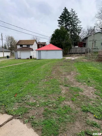 $89,500 | 1218 North 8th Street, Unit 2, Quincy, IL 62301