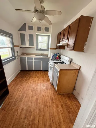 $89,500 | 1218 North 8th Street, Unit 2, Quincy, IL 62301