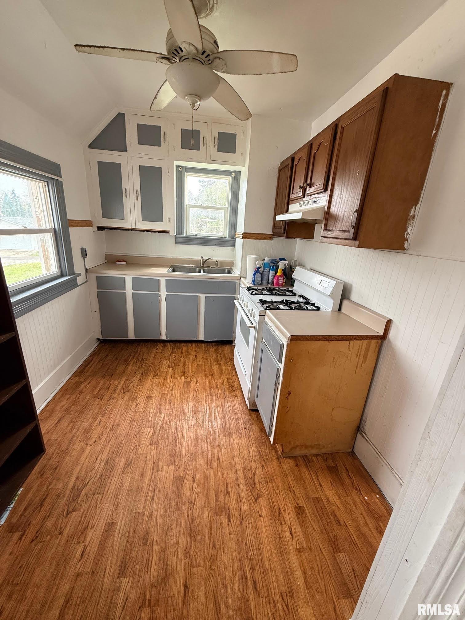 1218 North 8th Street, Unit 2 Quincy, IL 62301 - Photo 3 of 19