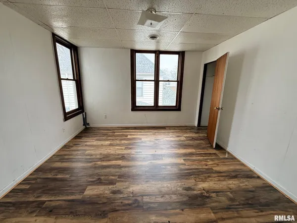 $89,500 | 1218 North 8th Street, Unit 2, Quincy, IL 62301