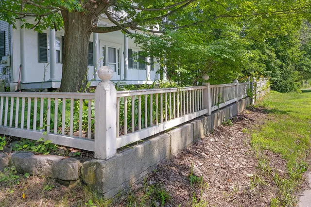$649,000 | 83 Bath Road, Wiscasset, ME 04578