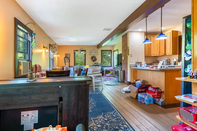 $649,000 | 83 Bath Road, Wiscasset, ME 04578