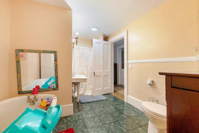 $649,000 | 83 Bath Road, Wiscasset, ME 04578