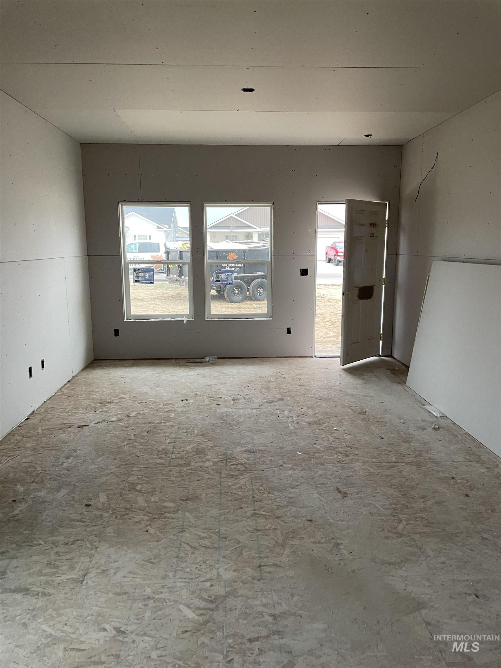 926 Latemar Road Jerome, ID 83338 - Photo 2 of 6 Unfurnished room with plenty of natural light