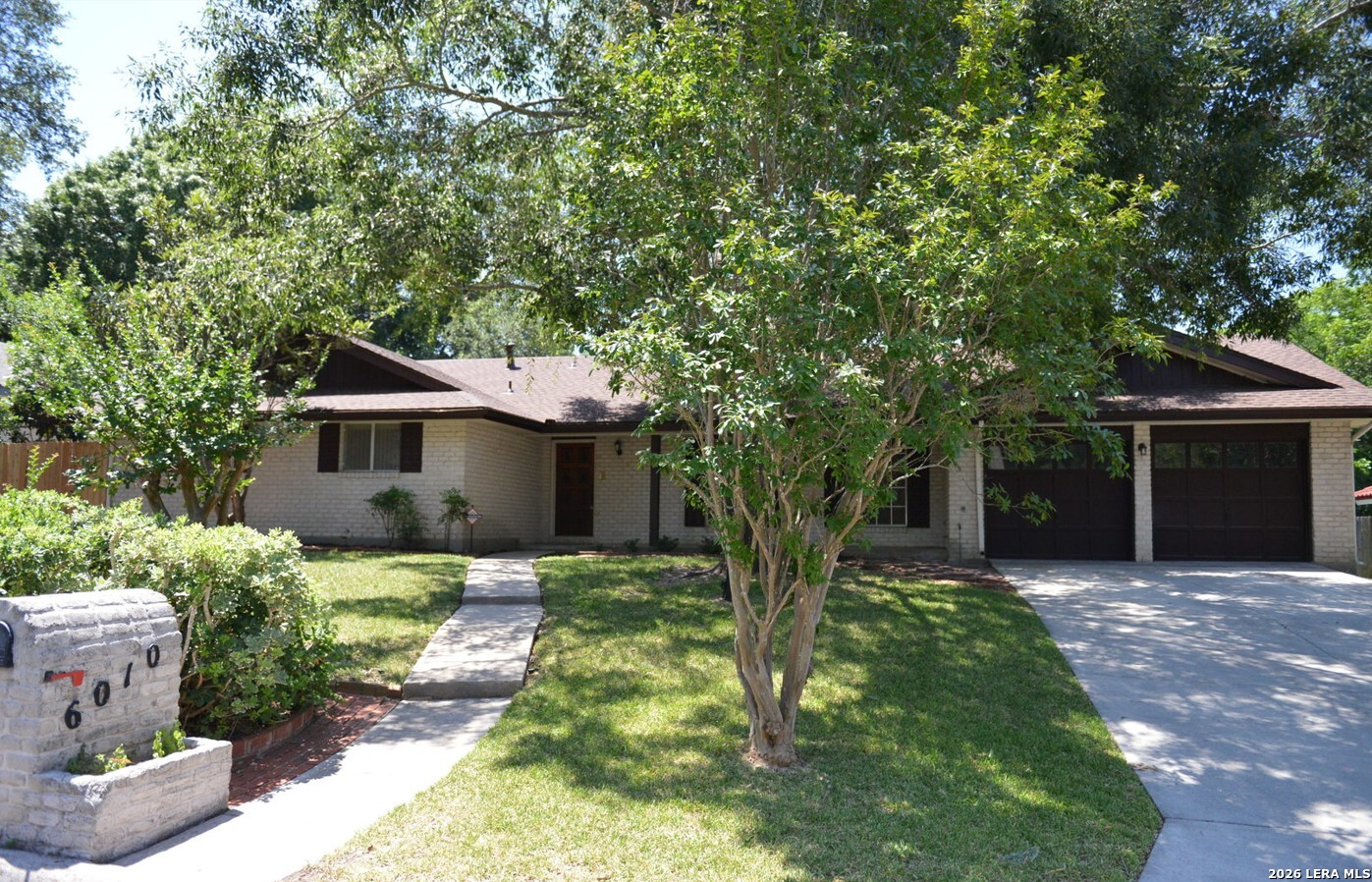 6010 Windhaven Drive Windcrest, TX 78239 - Photo 2 of 15