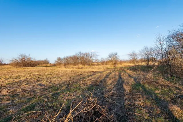 $550,000 | 717 North Pecan Crk Trail, Valley View, TX 76272