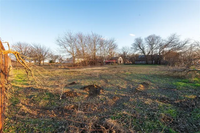 $550,000 | 717 North Pecan Crk Trail, Valley View, TX 76272